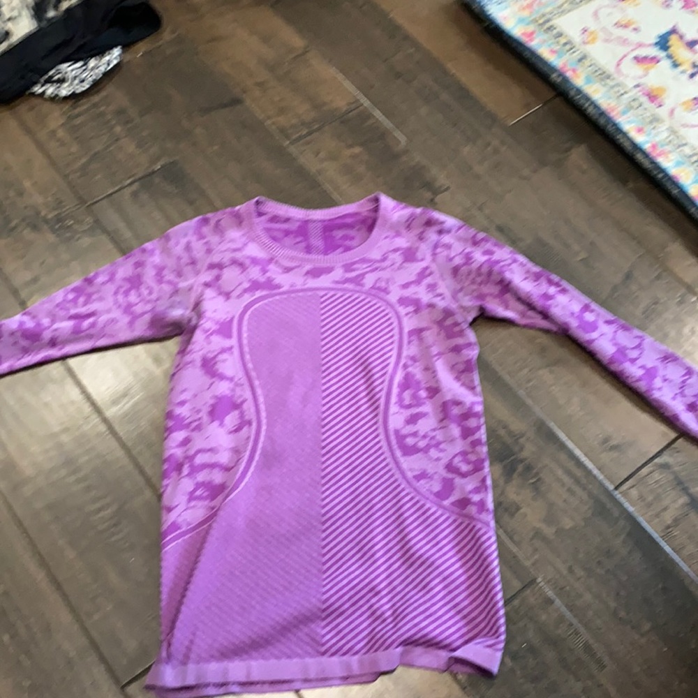 swiftly tech long sleeve lulu lemon shirt